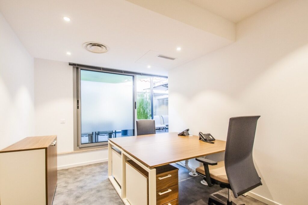 Un bureau fermé